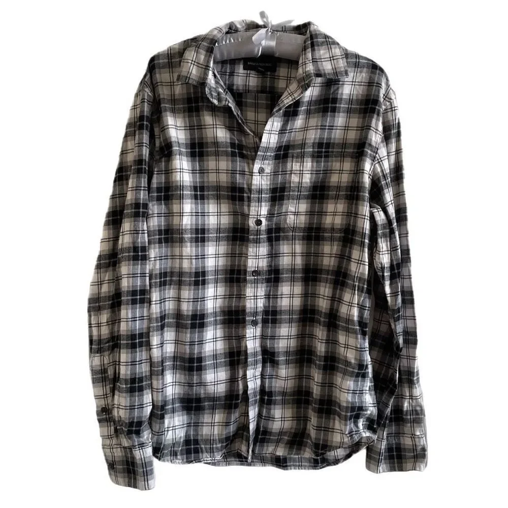 Banana Republic Men’s Button-Down Flannel Shirt